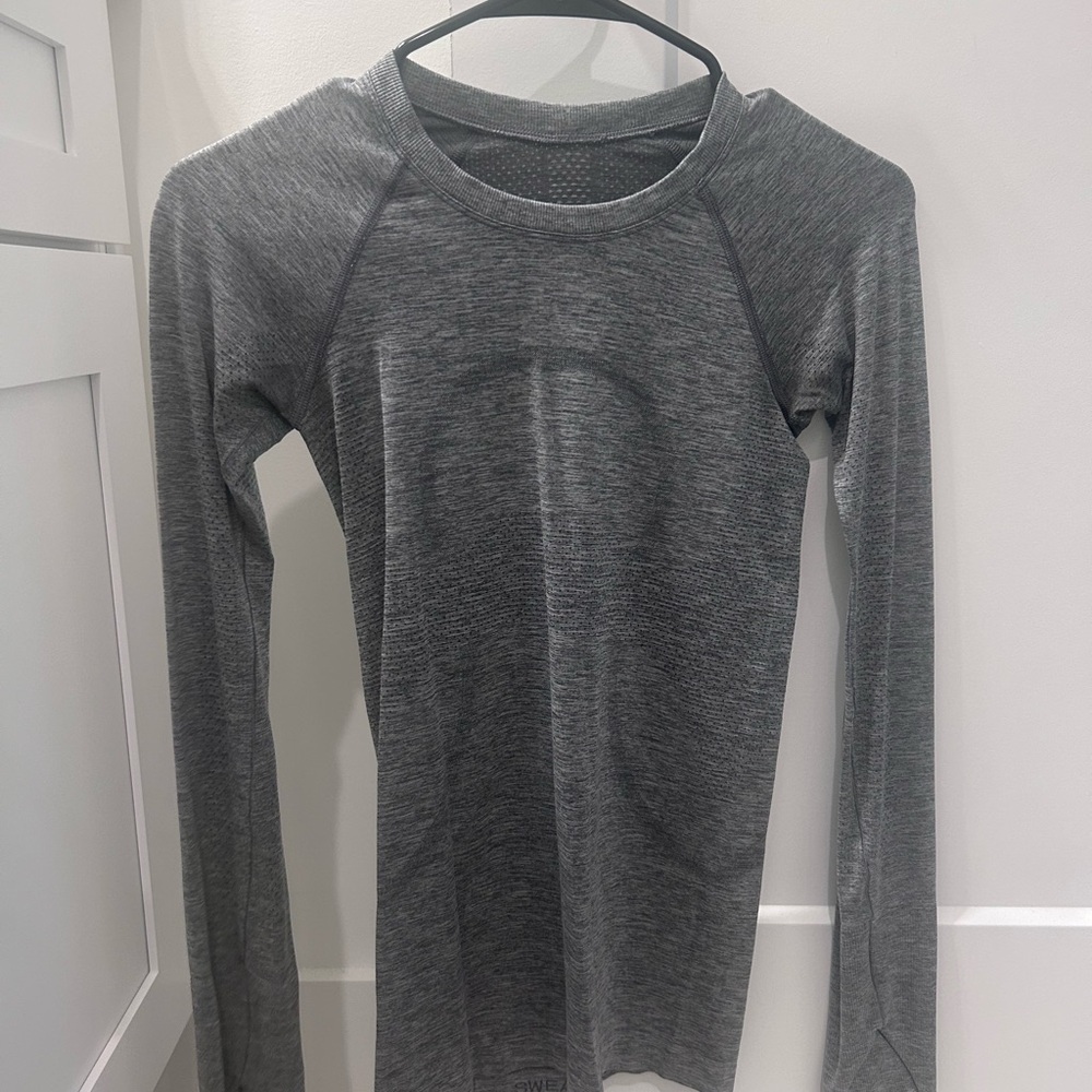 lululemon athletica Gray Fitted T-Shirt Long Sleeve Top